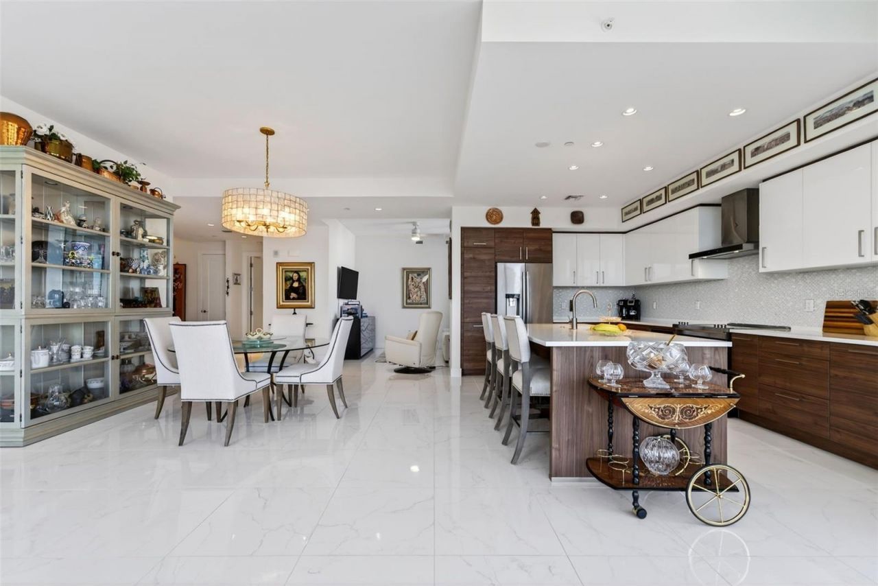 111 S Pineapple Avenue, Unit 806, Sarasota, FL 34236 Photo