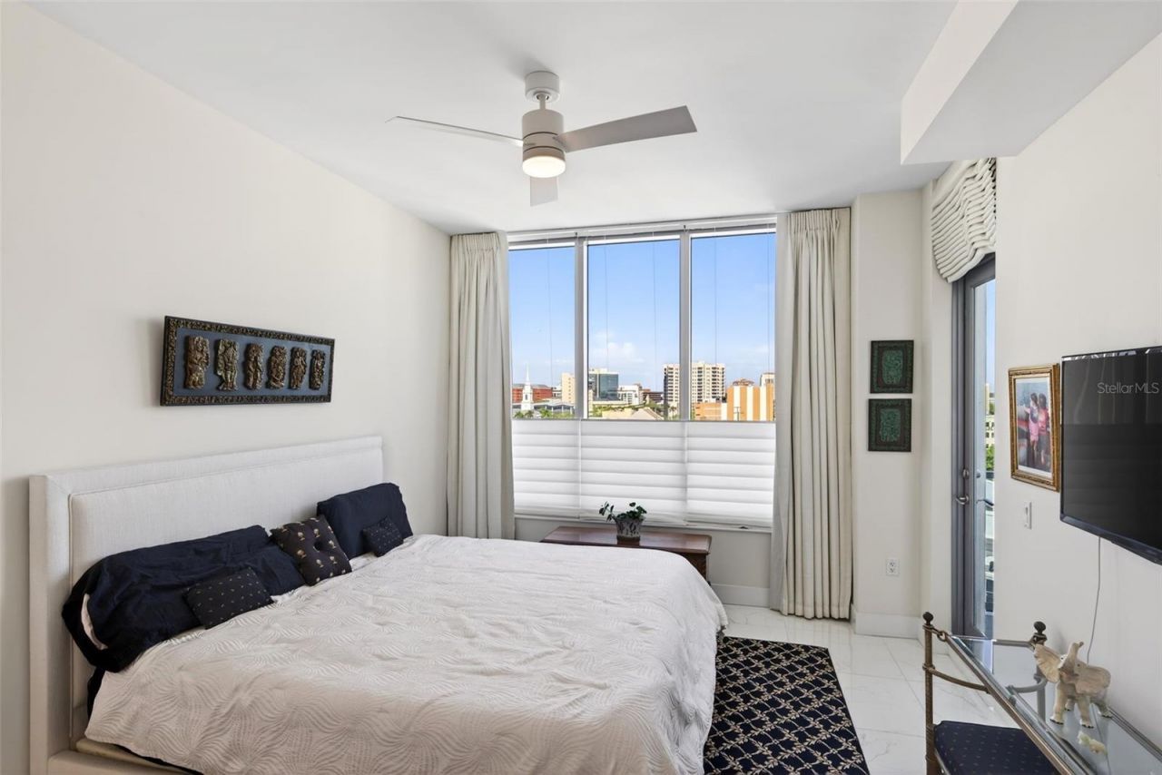 111 S Pineapple Avenue, Unit 806, Sarasota, FL 34236 Photo