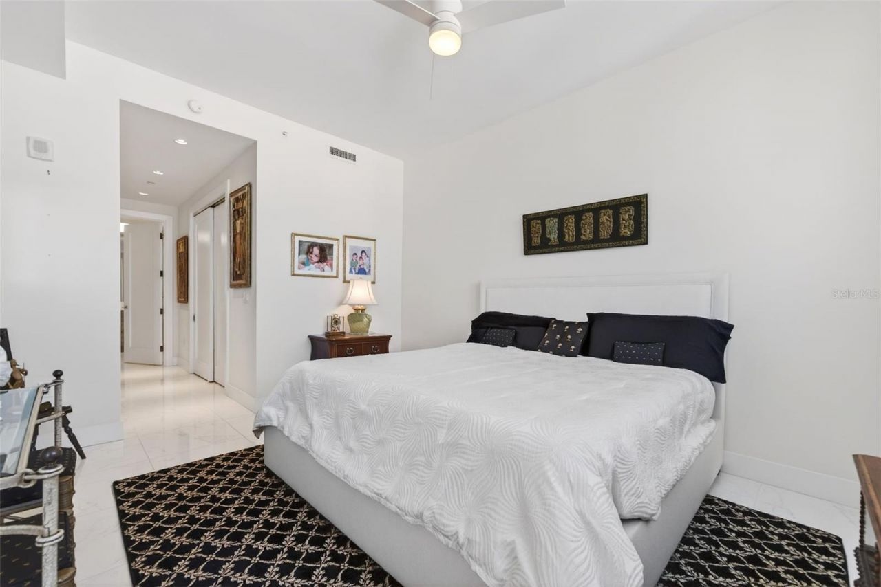 111 S Pineapple Avenue, Unit 806, Sarasota, FL 34236 Photo