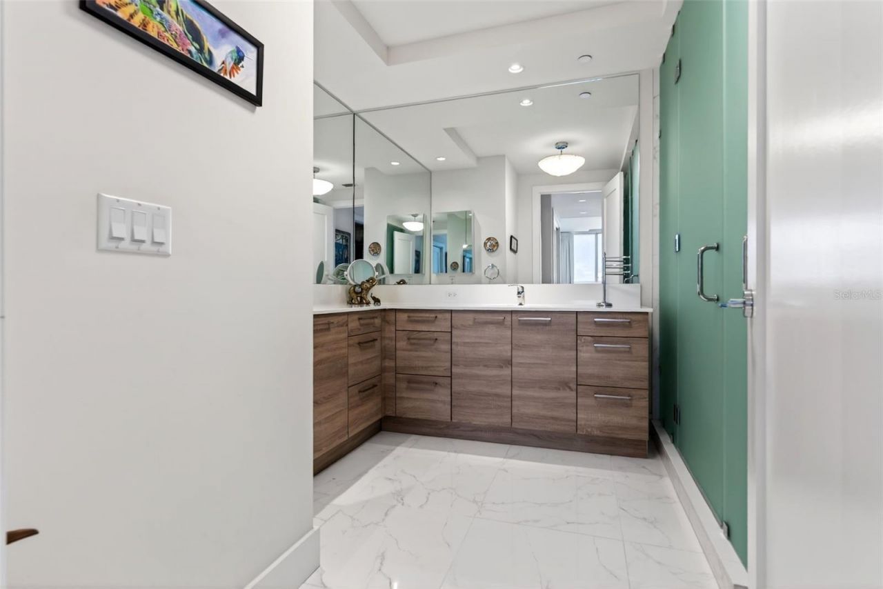 111 S Pineapple Avenue, Unit 806, Sarasota, FL 34236 Photo