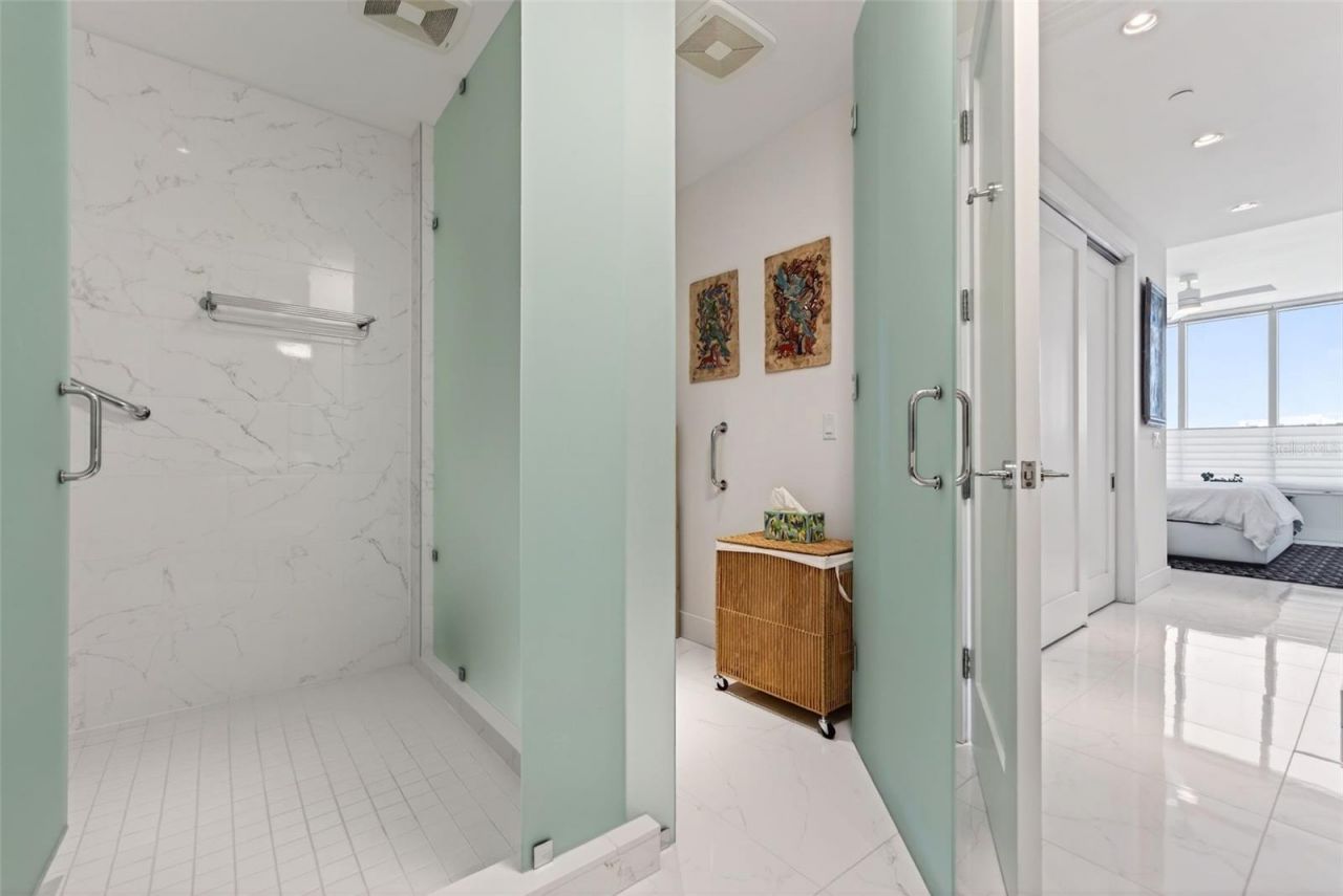 111 S Pineapple Avenue, Unit 806, Sarasota, FL 34236 Photo