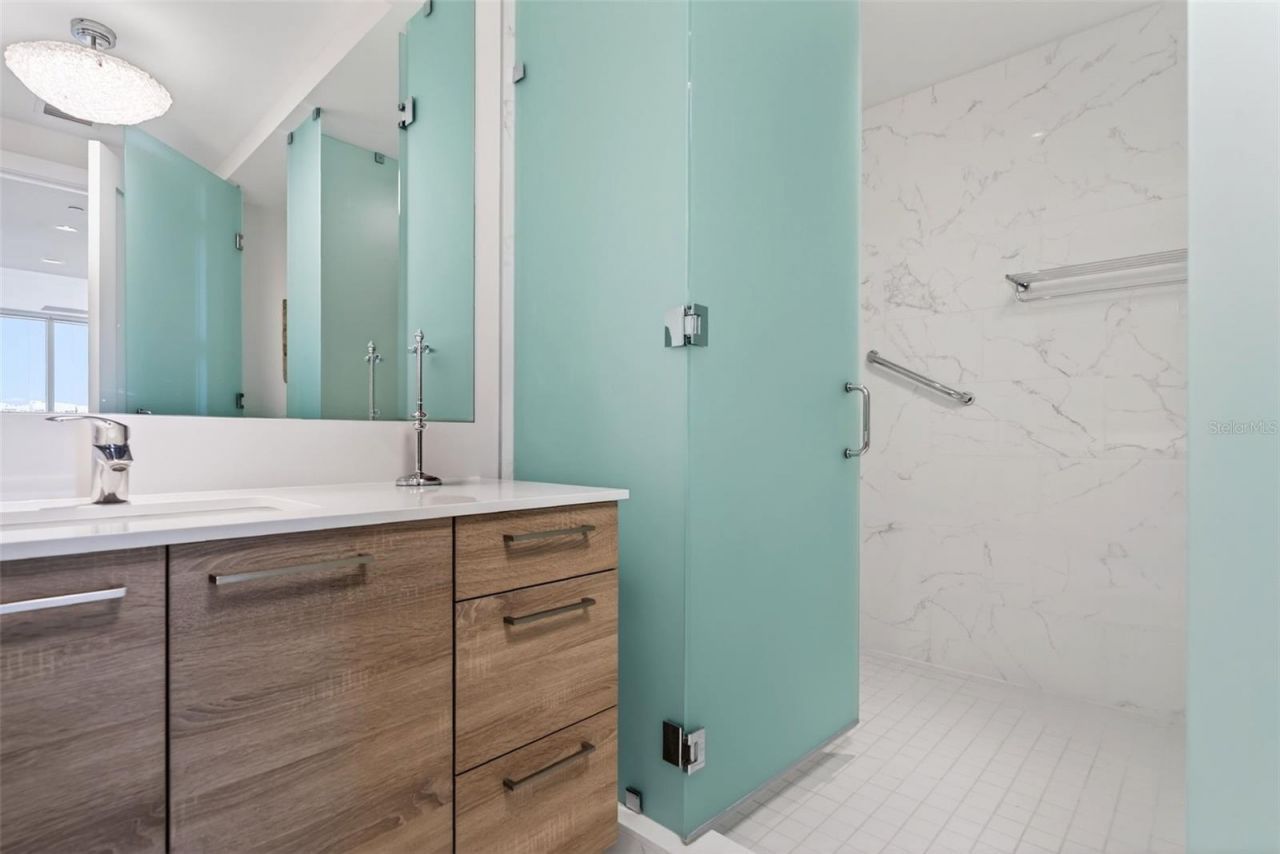 111 S Pineapple Avenue, Unit 806, Sarasota, FL 34236 Photo