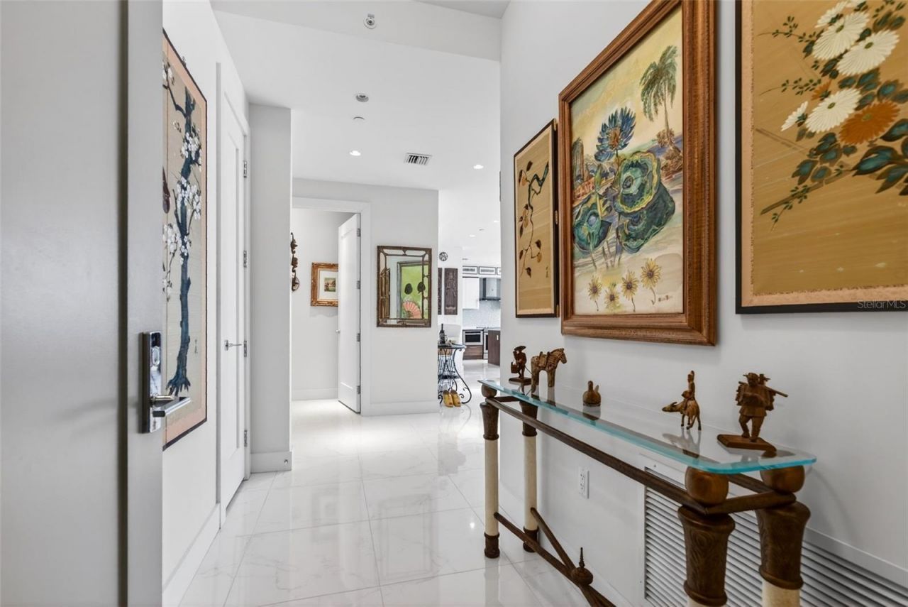 111 S Pineapple Avenue, Unit 806, Sarasota, FL 34236 Photo