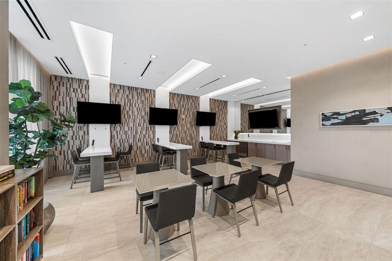 111 S Pineapple Avenue, Unit 806, Sarasota, FL 34236 Photo