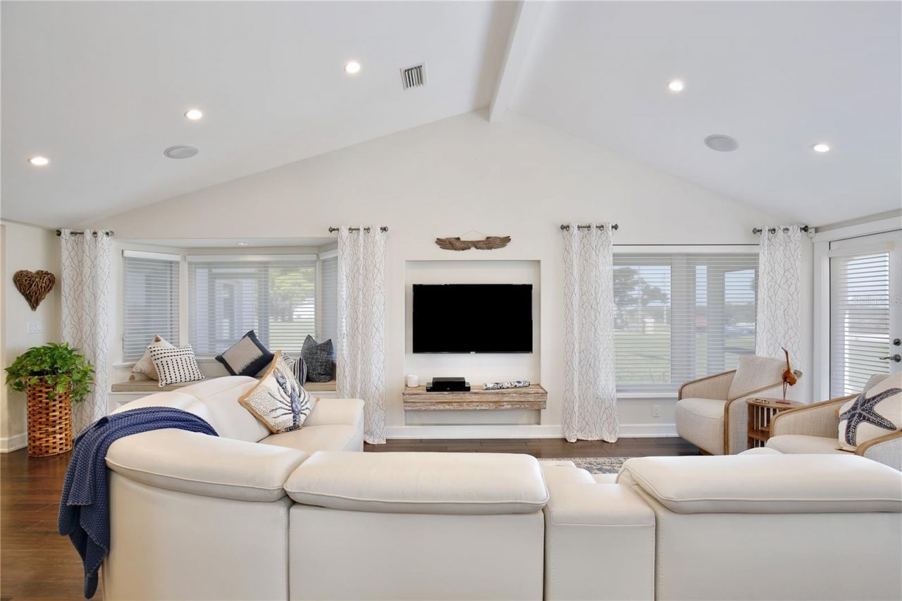 210 N Riverside Drive, Edgewater, FL 32132 Photo