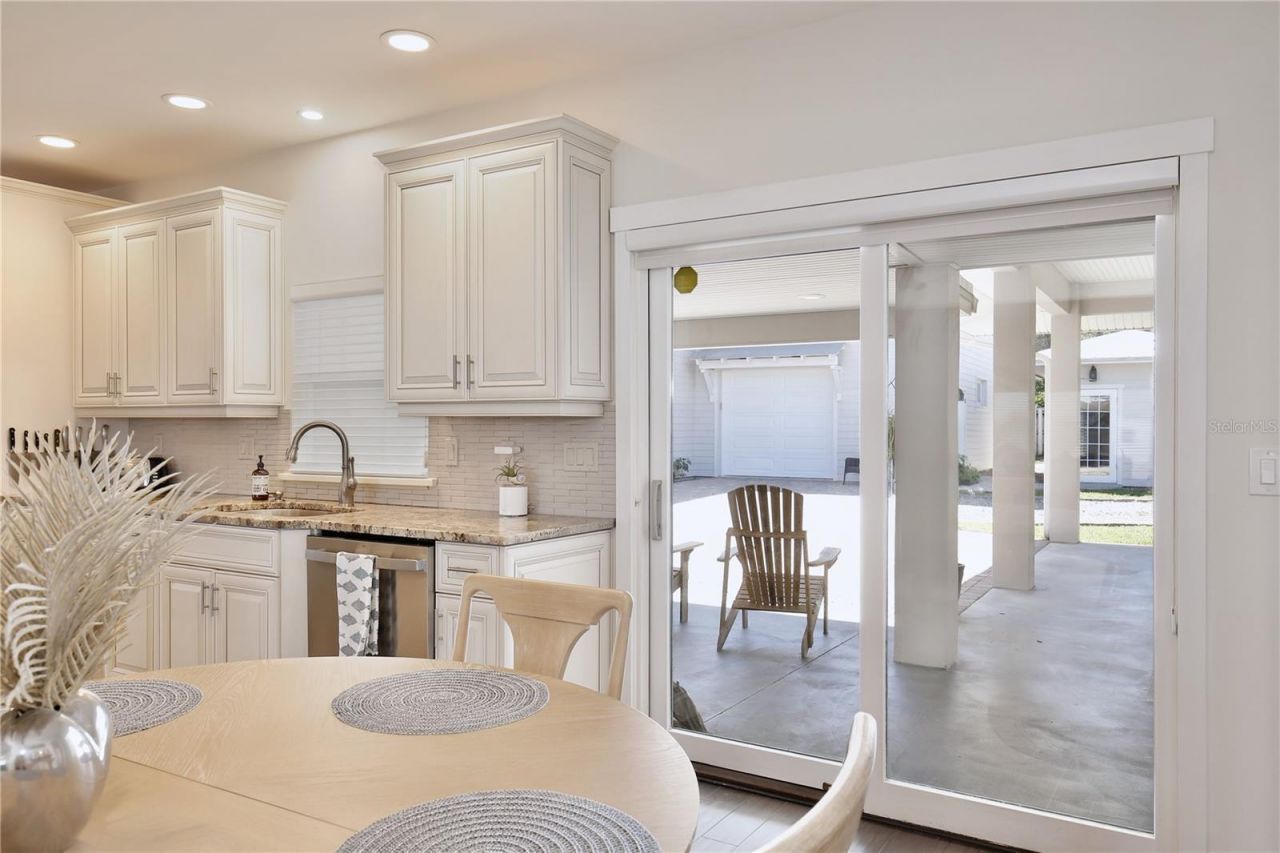 210 N Riverside Drive, Edgewater, FL 32132 Photo