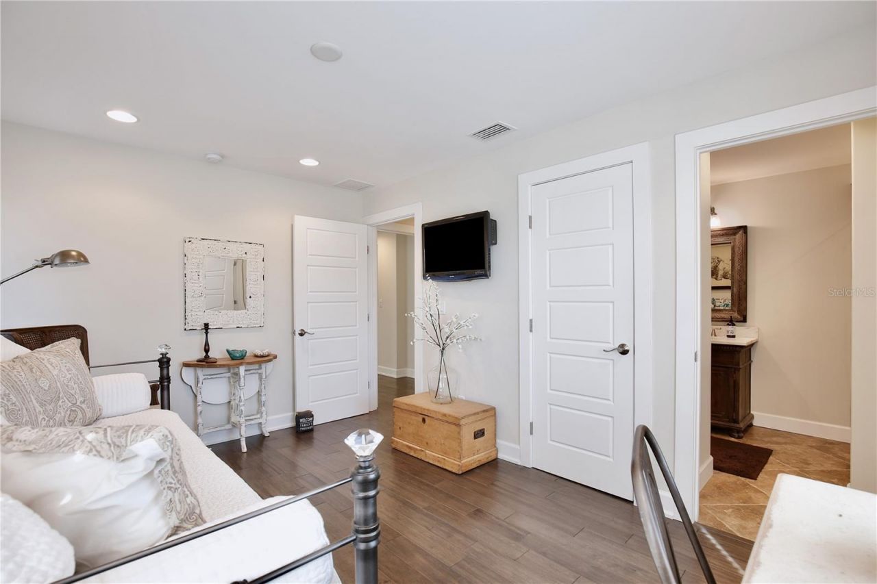 210 N Riverside Drive, Edgewater, FL 32132 Photo