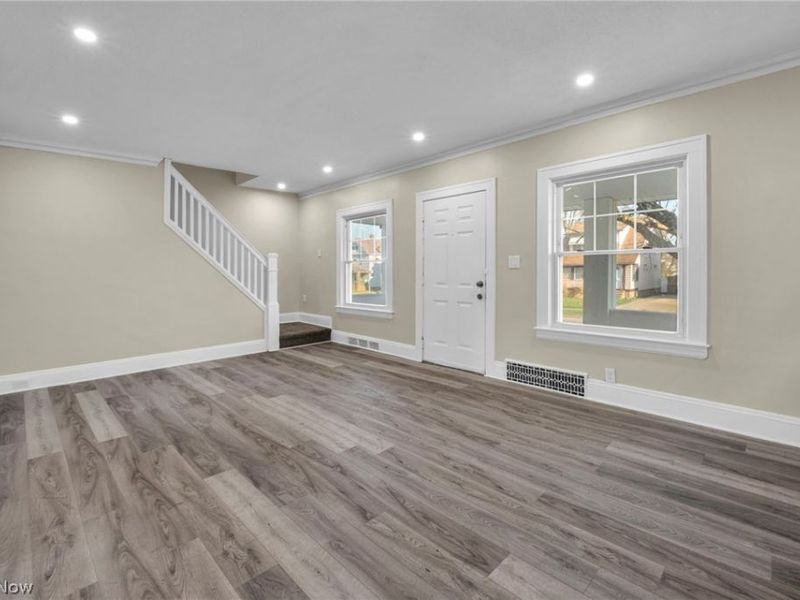 13620 S Parkway Drive, Garfield Heights, OH 44105 Photo 11