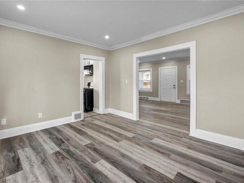 13620 S Parkway Drive, Garfield Heights, OH 44105 Photo 18