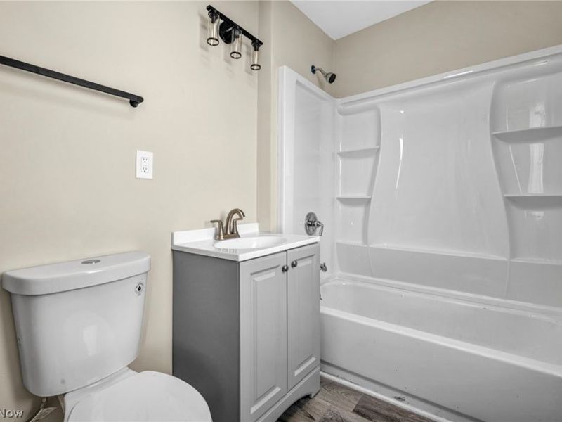 13620 S Parkway Drive, Garfield Heights, OH 44105 Photo 19