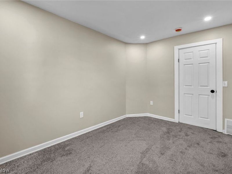 13620 S Parkway Drive, Garfield Heights, OH 44105 Photo 21