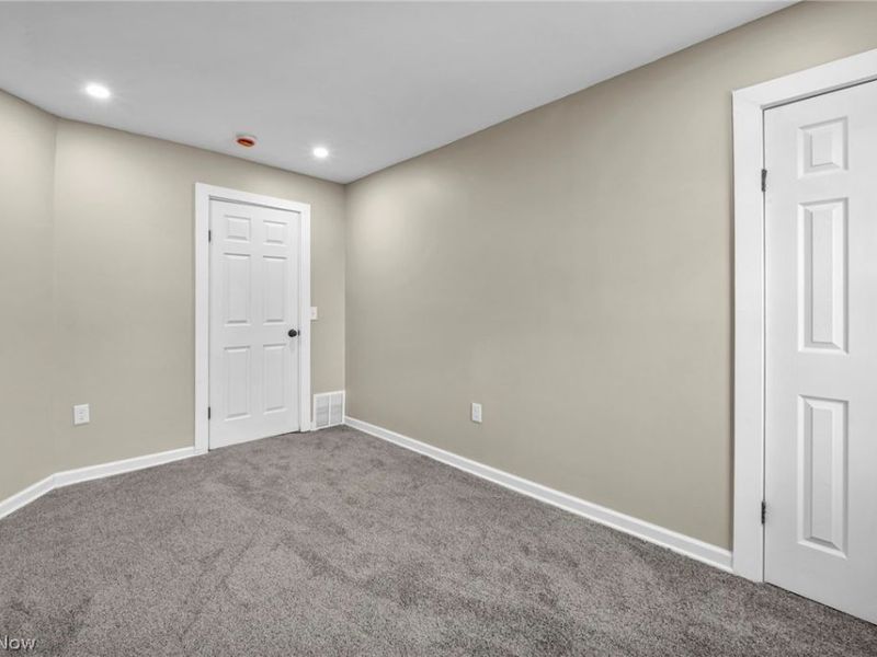 13620 S Parkway Drive, Garfield Heights, OH 44105 Photo 22