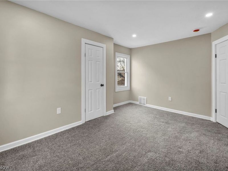 13620 S Parkway Drive, Garfield Heights, OH 44105 Photo 24