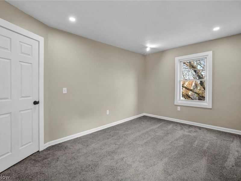 13620 S Parkway Drive, Garfield Heights, OH 44105 Photo 25