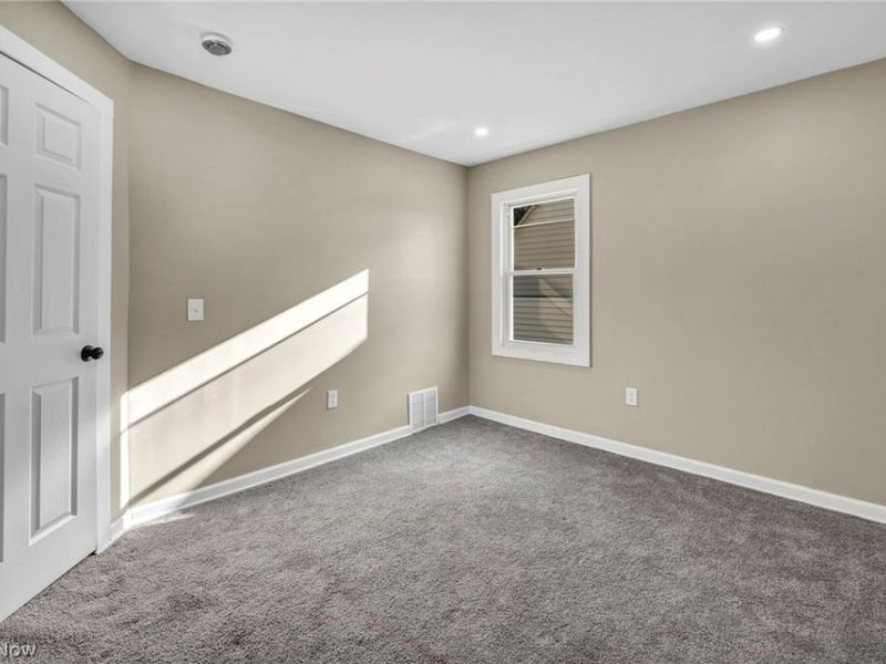 13620 S Parkway Drive, Garfield Heights, OH 44105 Photo 27