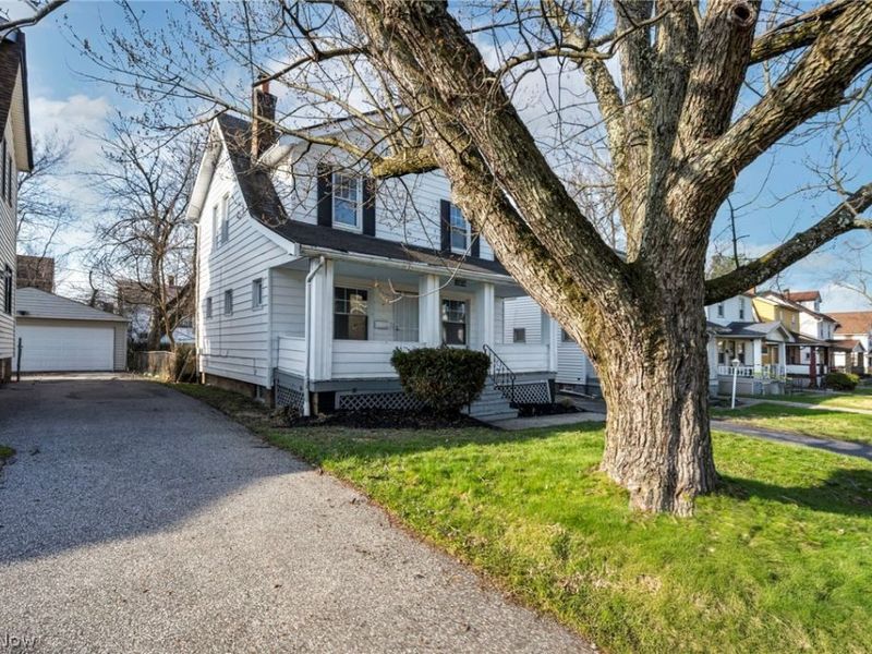 13620 S Parkway Drive, Garfield Heights, OH 44105 Photo 3