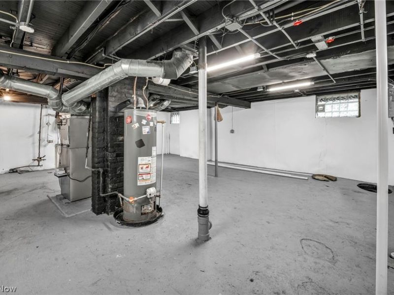 13620 S Parkway Drive, Garfield Heights, OH 44105 Photo 32