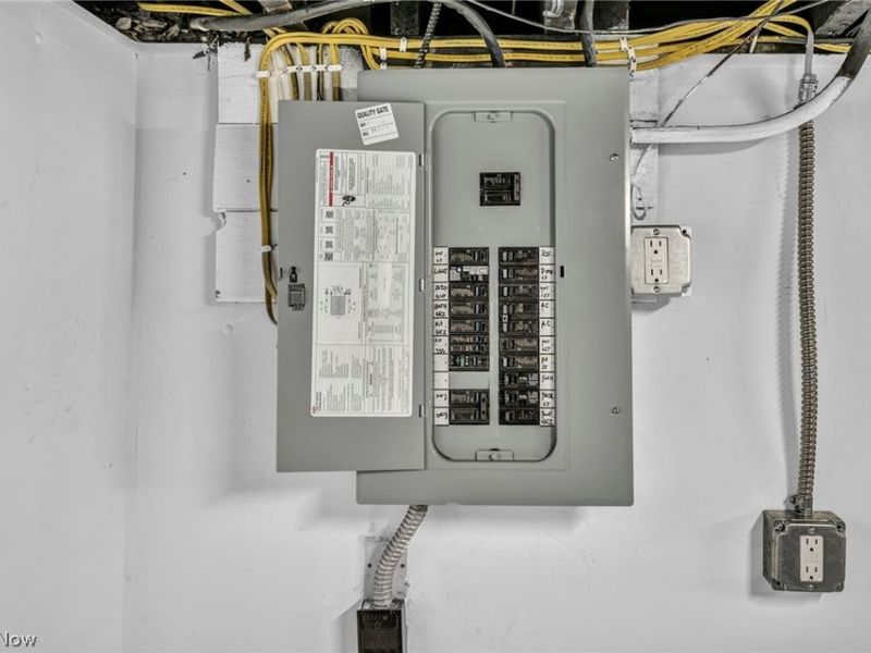 13620 S Parkway Drive, Garfield Heights, OH 44105 Photo 34