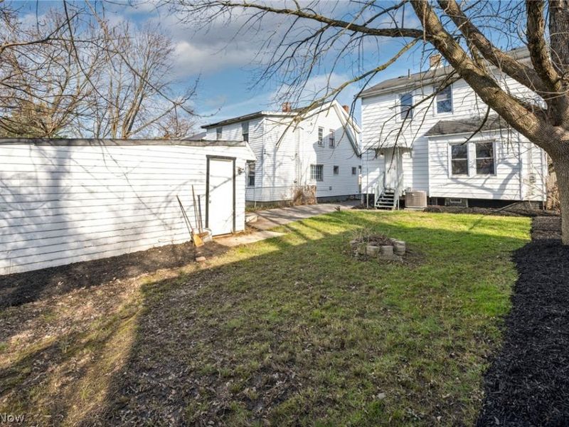 13620 S Parkway Drive, Garfield Heights, OH 44105 Photo 5