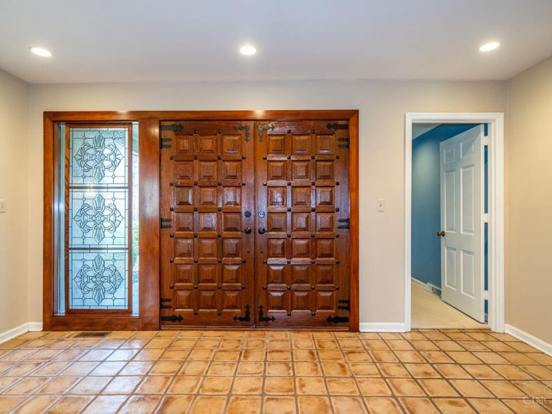 6853 Cloister Cliffs Drive, Madison Twp, OH 45042 Photo 7