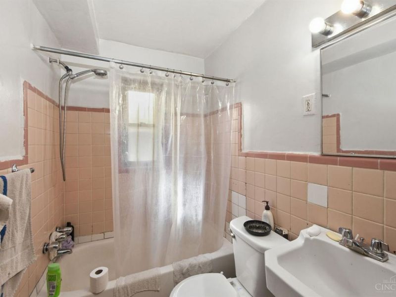 1013 Tennessee Avenue, Cincinnati, OH 45229 Photo 24
