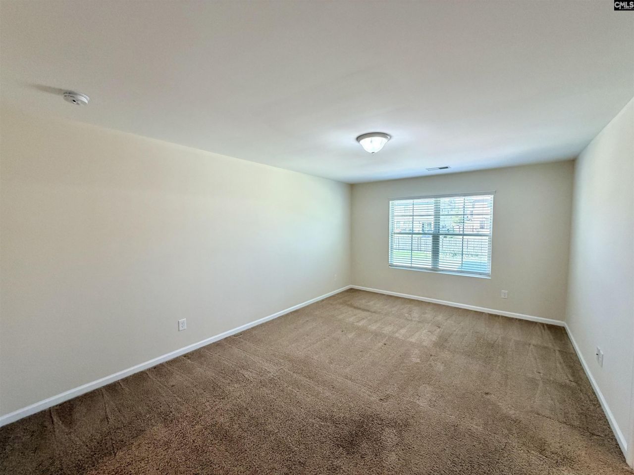 1073 Roscoe Road  Photo 11