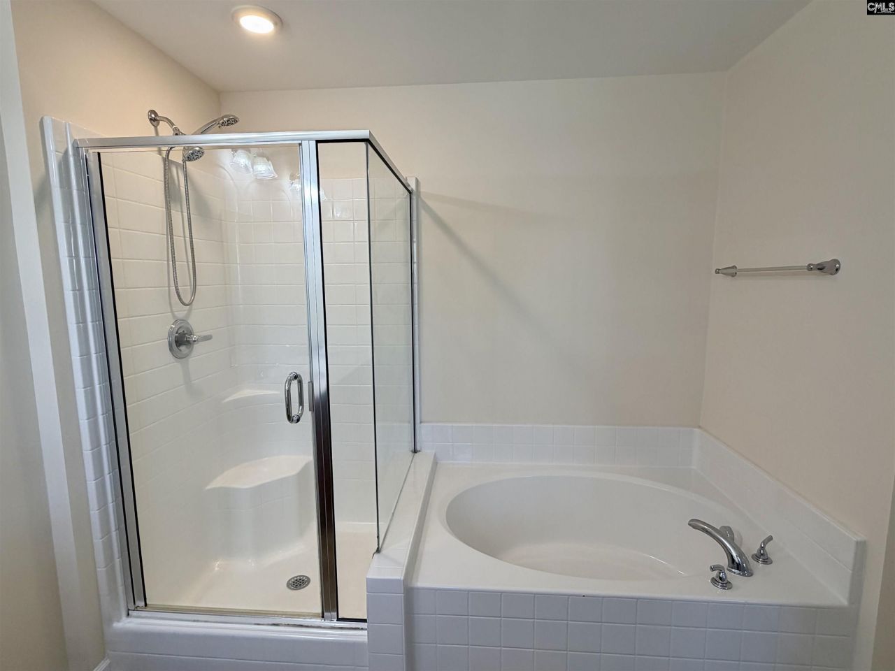 1073 Roscoe Road  Photo 14