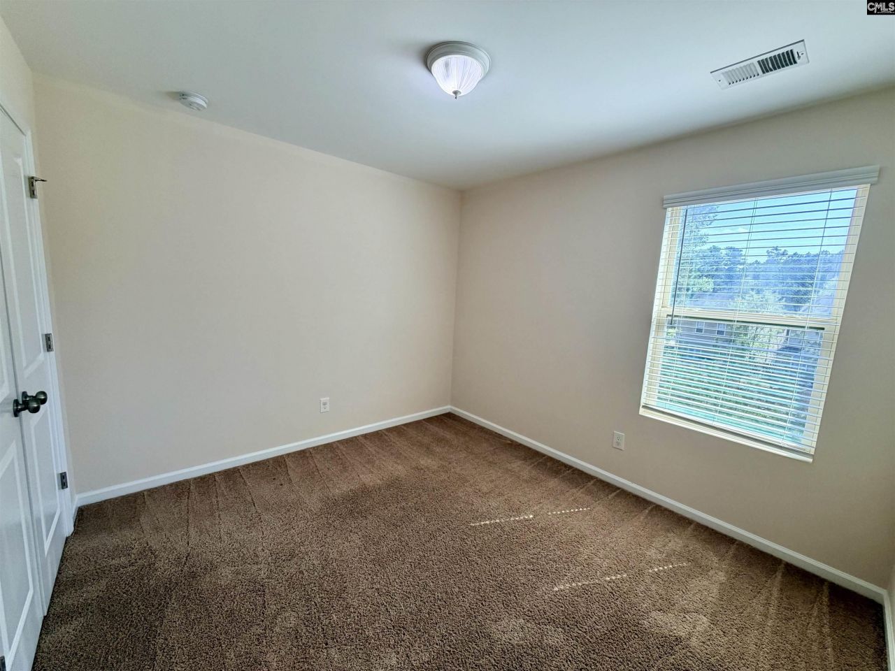 1073 Roscoe Road  Photo 16