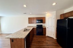 1073 Roscoe Road  photo 4