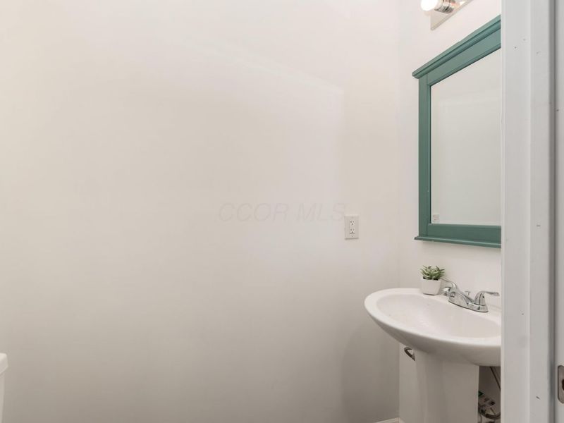 557 E Gates Street , Columbus, OH 43206 Photo 10