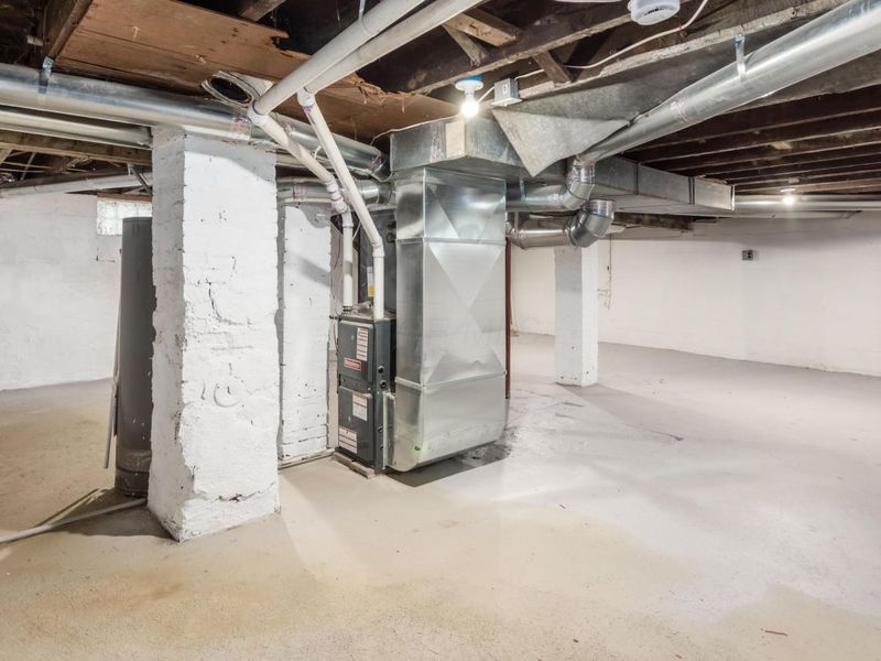 557 E Gates Street , Columbus, OH 43206 Photo 22