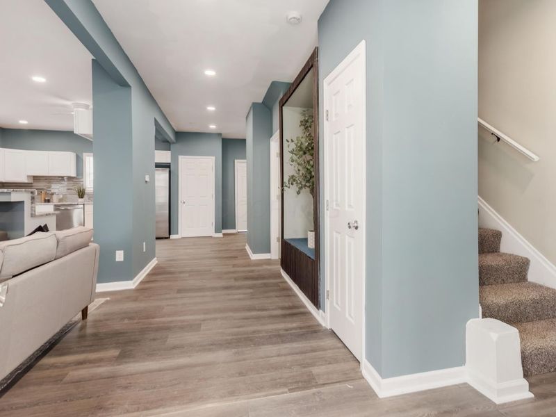 557 E Gates Street , Columbus, OH 43206 Photo 3