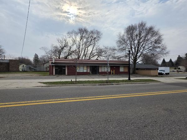 711 Greenwood Avenue, Jackson, MI 49203