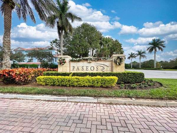 207 Via Rosina, Jupiter, FL 33458