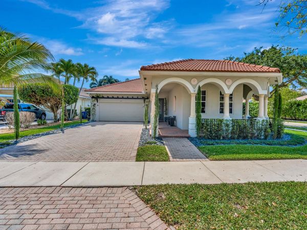 207 Via Rosina, Jupiter, FL 33458