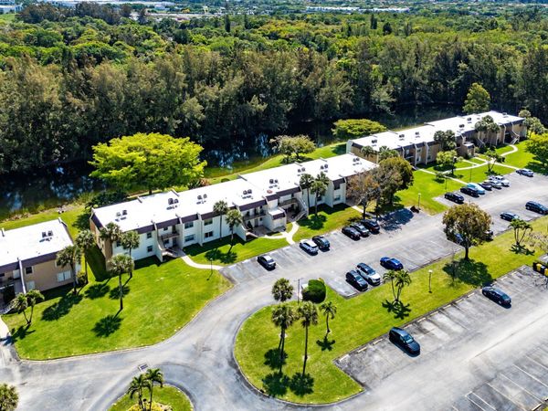 130 Lake Meryl Drive, Unit 228, West Palm Beach, FL 33411