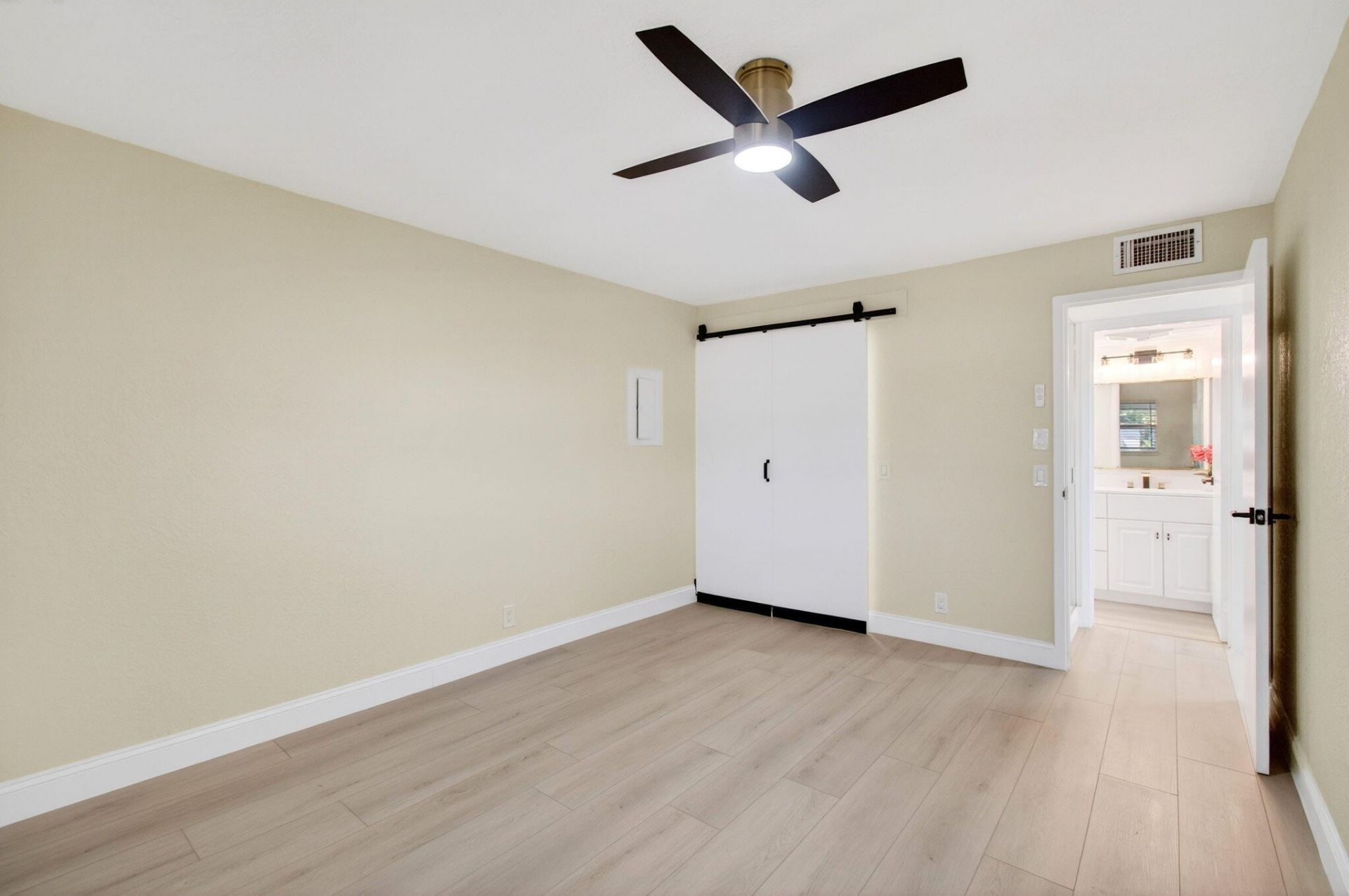 225 Seville Boulevard, Unit J, Delray Beach, FL 33446 Photo