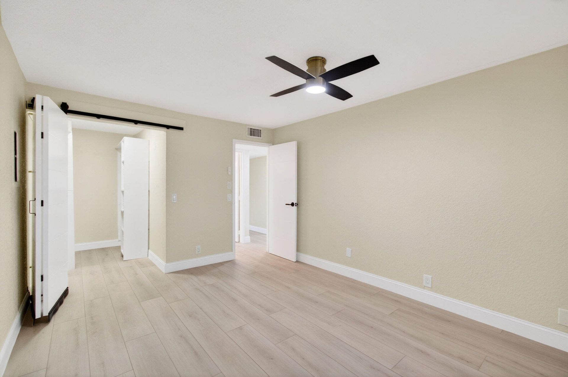 225 Seville Boulevard, Unit J, Delray Beach, FL 33446 Photo