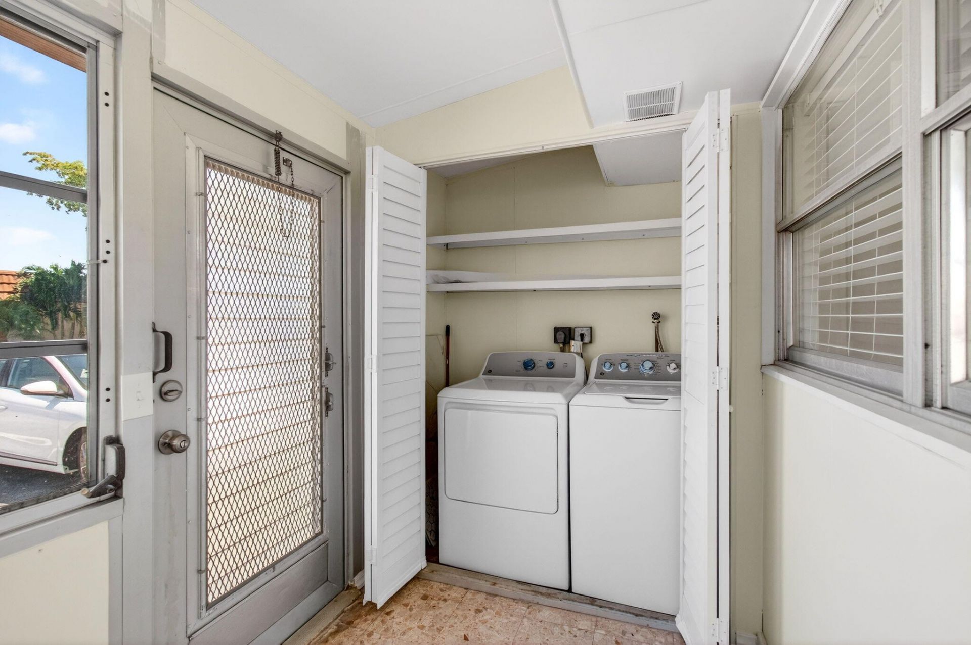 225 Seville Boulevard, Unit J, Delray Beach, FL 33446 Photo