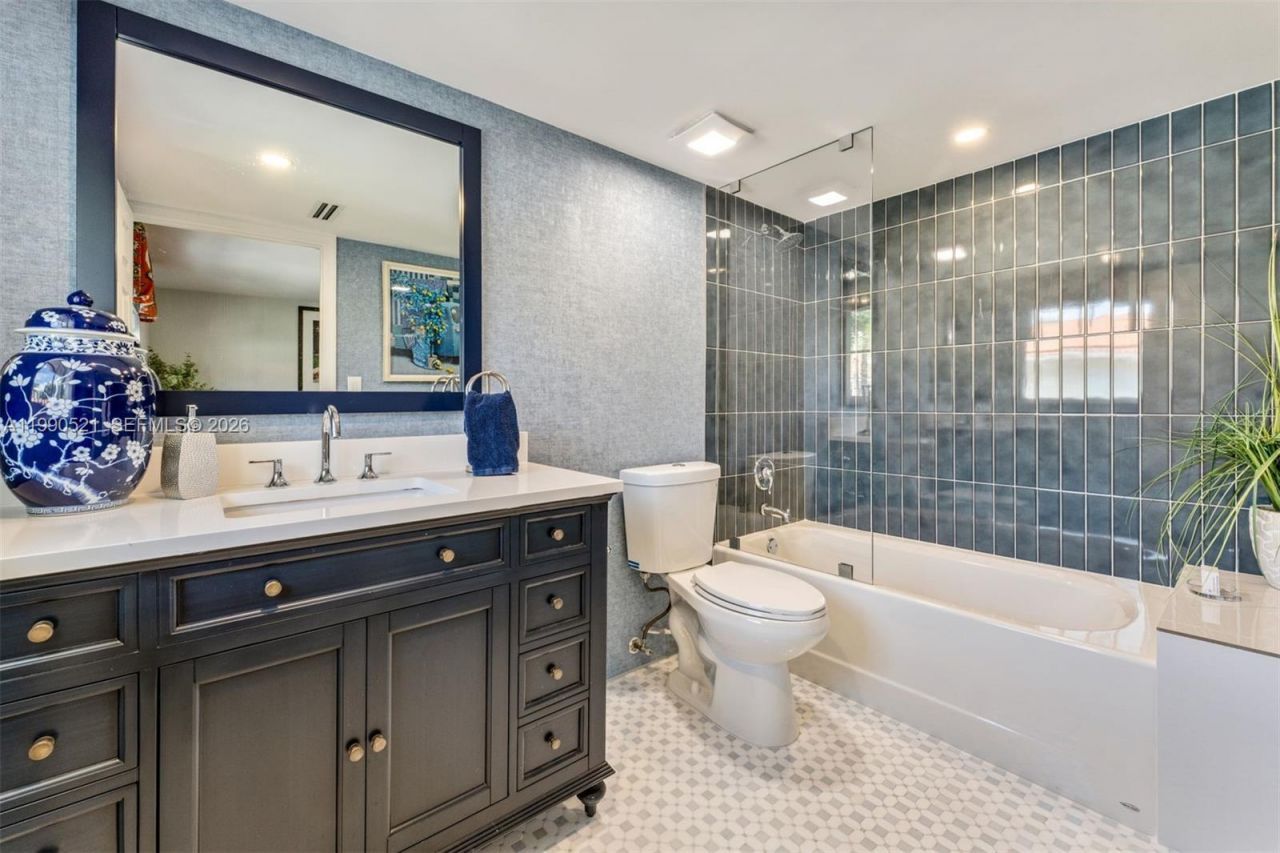 3028 NE Quayside Ln , Unit 34, Miami, FL 33138 Photo