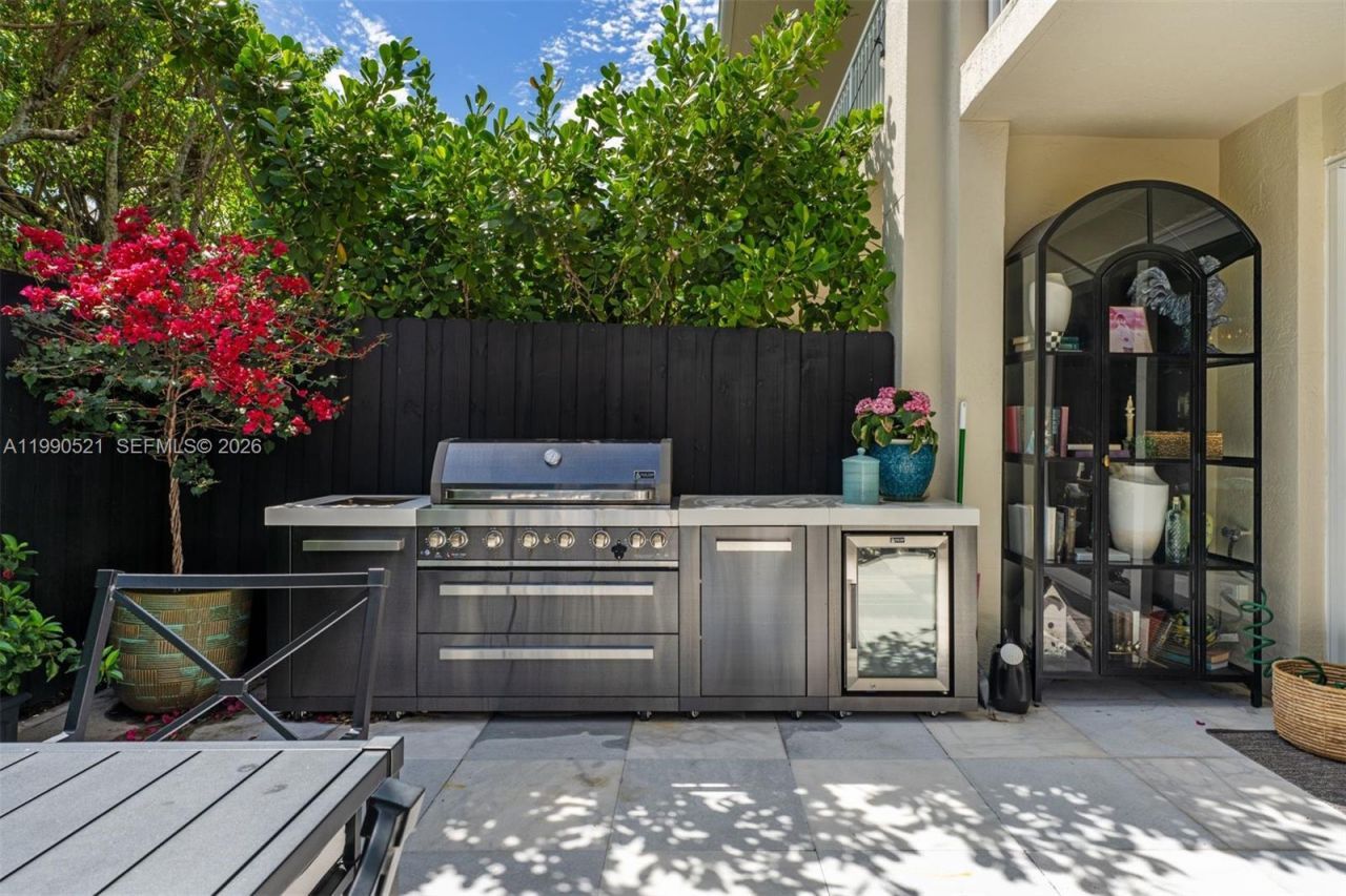 3028 NE Quayside Ln , Unit 34, Miami, FL 33138 Photo