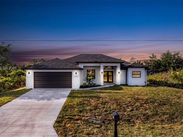 2709 58th St W, Lehigh Acres, FL 33971
