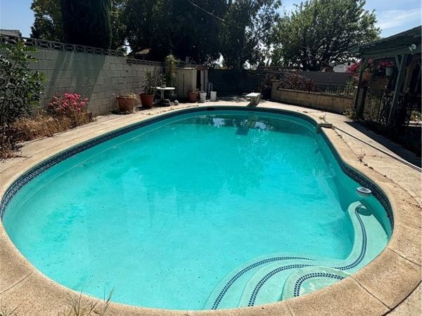 10163 Oak Glen, Montclair, CA 91763