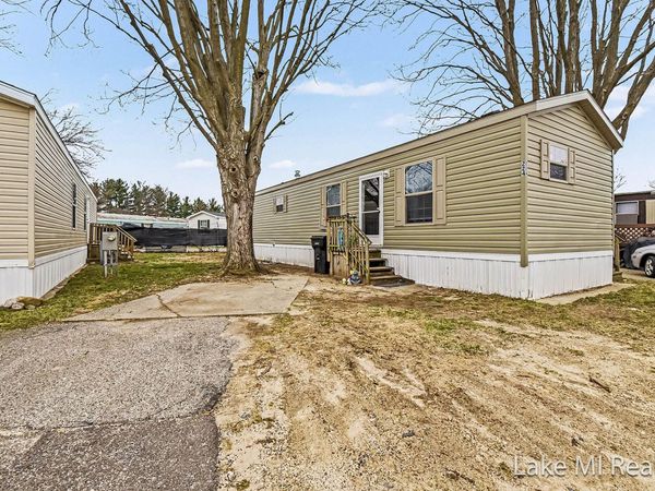 224 S Kenbrook Street SE, Grand Rapids, MI 49548