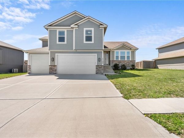 1126 N Holland Drive, Independence, MO 64056