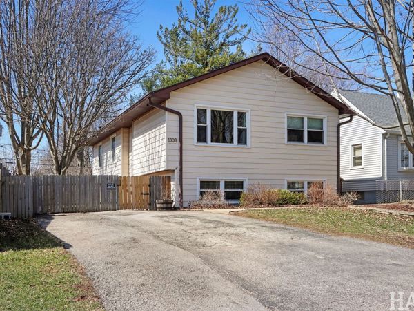 1308 Ridgeway Street , Round Lake, IL 60073