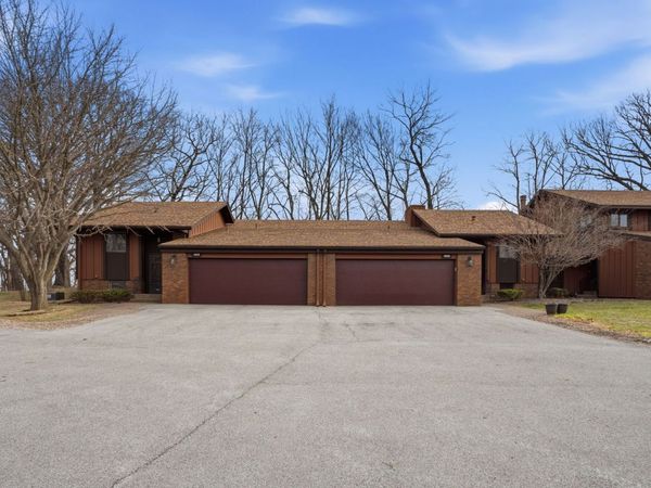 4828 6th Avenue Drive, Moline, IL 61265