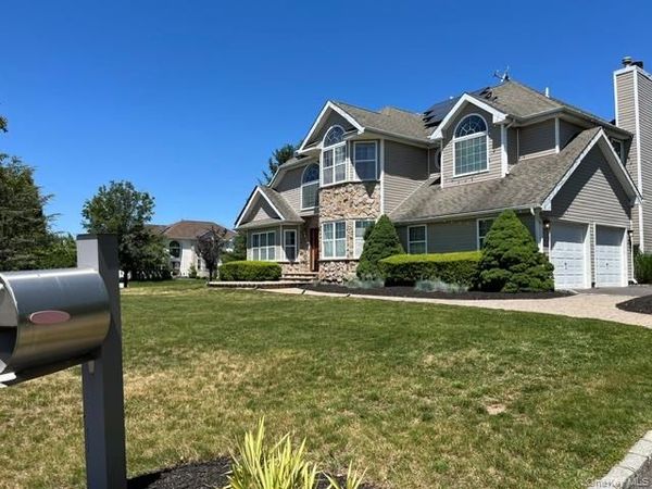 1 Holly Court, Miller Place, NY 11764