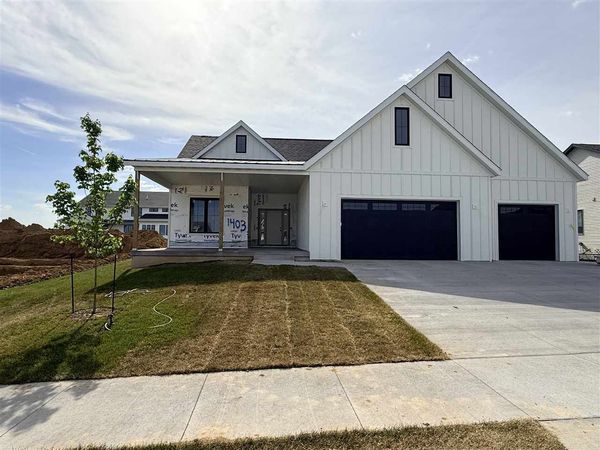 1403 Green Oak Pass, Tiffin, IA 52340