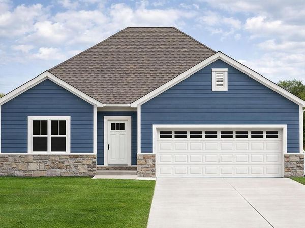 1476 Center STREET, Hartford, WI 53027